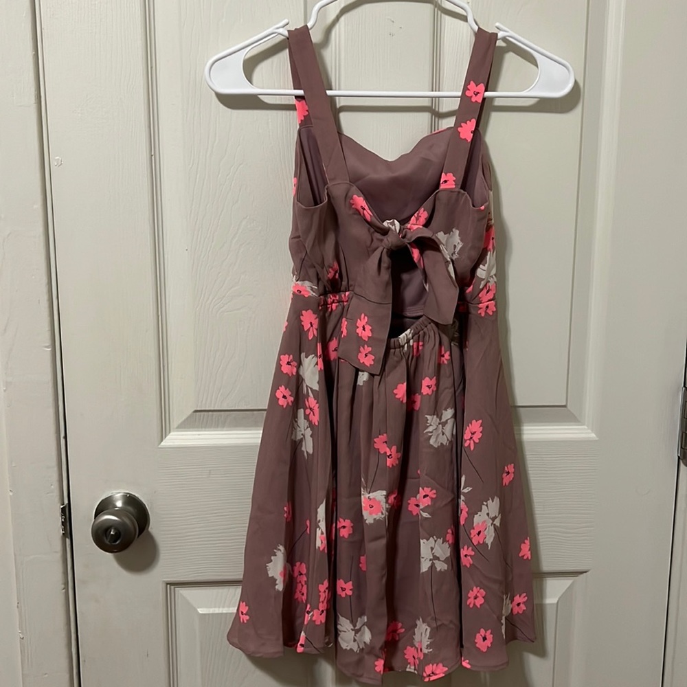 Mauve floral dress with tie detail